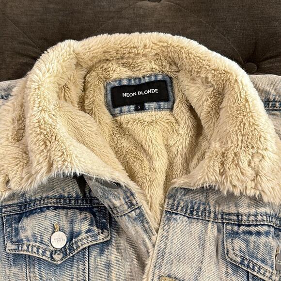 Neon Blonde Dreamer Light Wash Lined Denim Jacket size small - Picture 7 of 8
